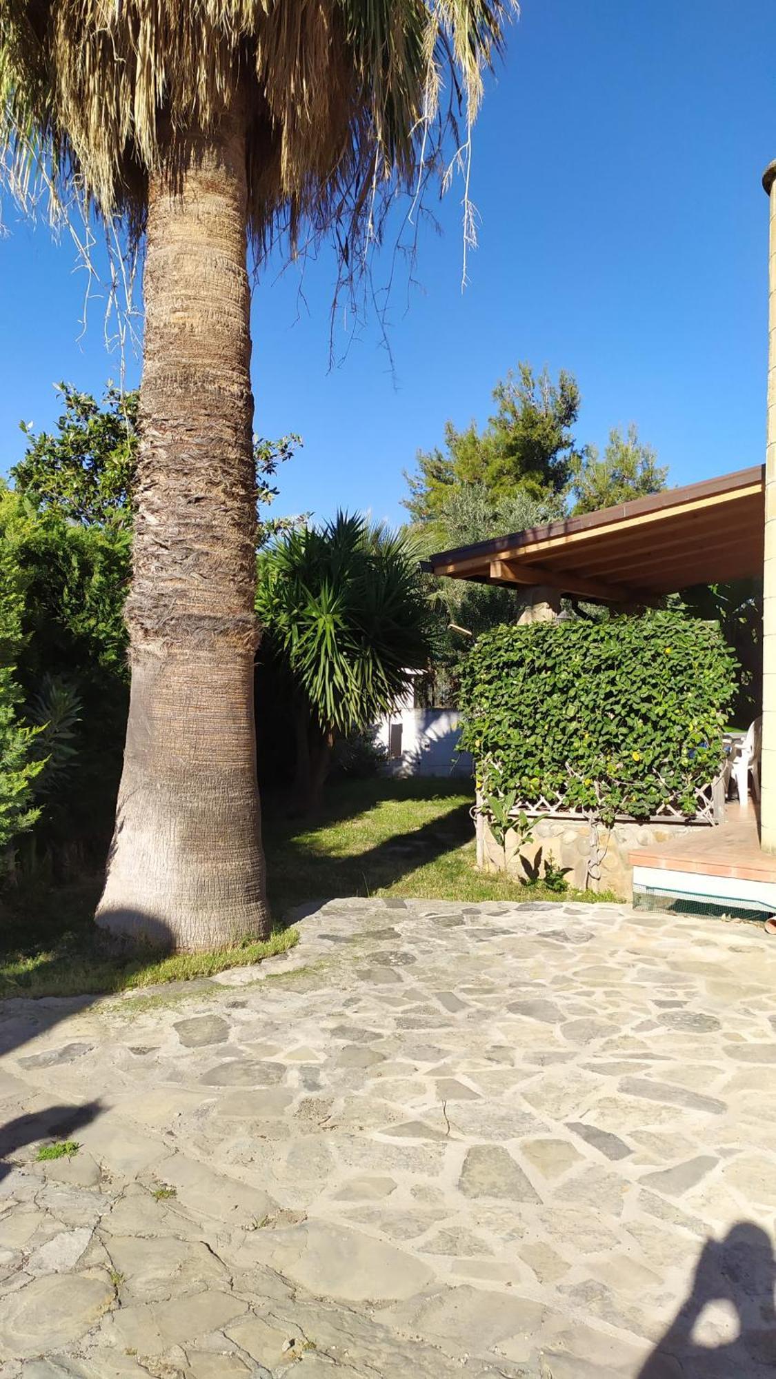 Con Giardino Sul Lungomare Holiday home Campofelice Di Roccella